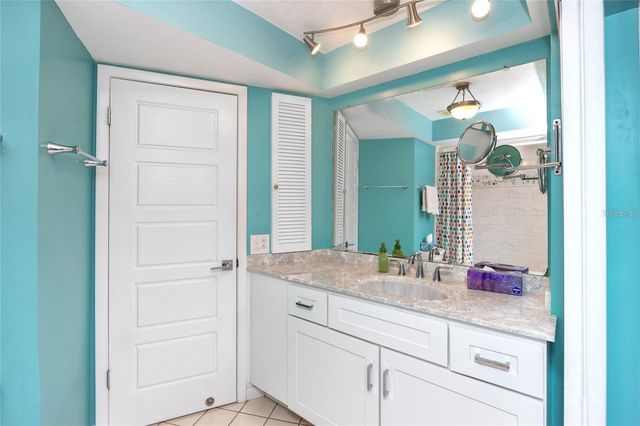 2096 MASSACHUSETTS AVENUE NE, St Petersburg, FL 33703