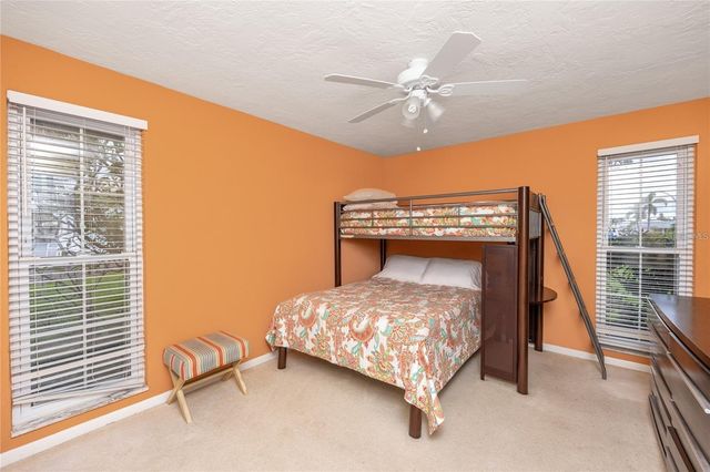 2096 MASSACHUSETTS AVENUE NE, St Petersburg, FL 33703