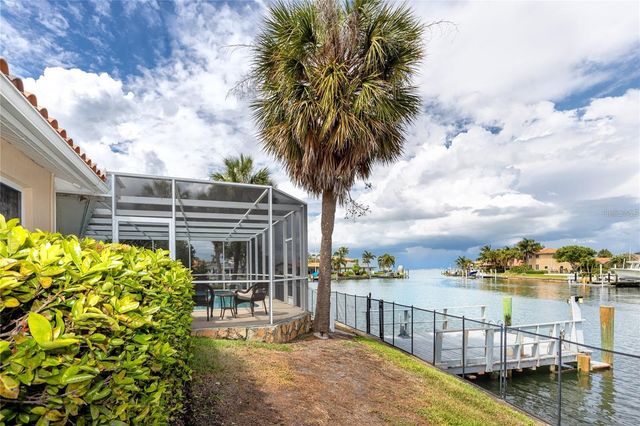 2096 MASSACHUSETTS AVENUE NE, St Petersburg, FL 33703