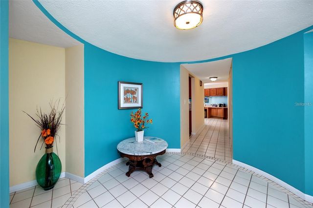 2096 MASSACHUSETTS AVENUE NE, St Petersburg, FL 33703