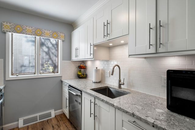 805 S Despelder Street 19, Grand Haven, MI 49417