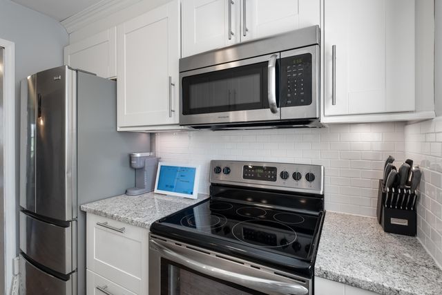 805 S Despelder Street 19, Grand Haven, MI 49417