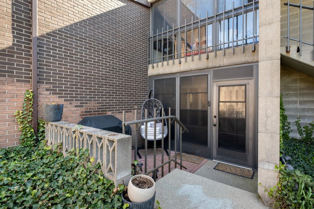 805 S Despelder Street 19, Grand Haven, MI 49417