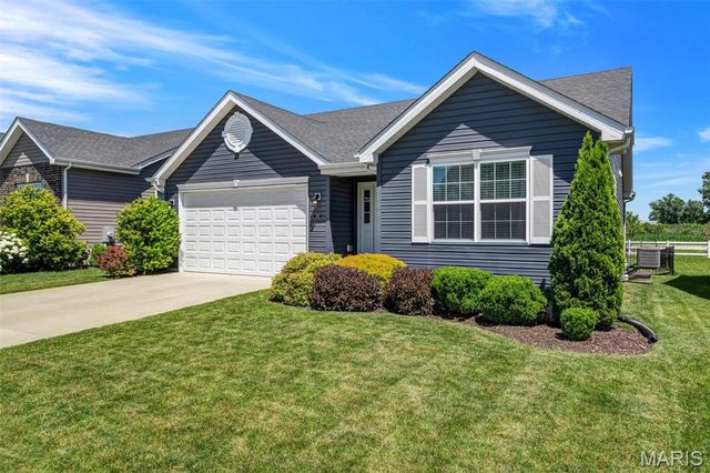 220 Charlestowne Place Drive, St Charles, MO 63301