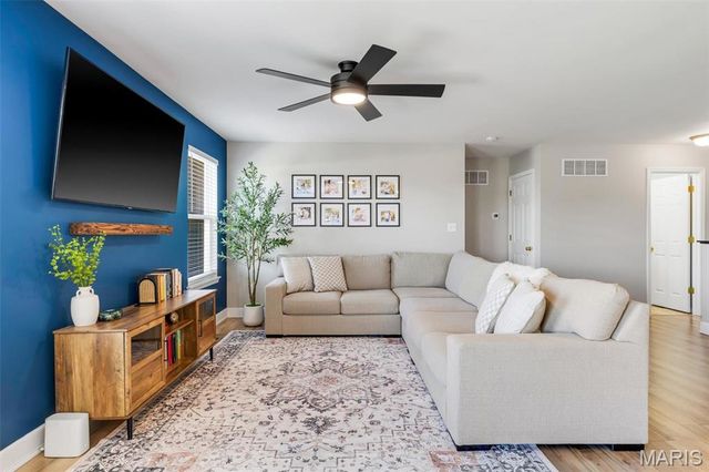 220 Charlestowne Place Drive, St Charles, MO 63301