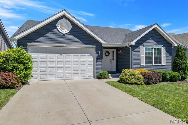 220 Charlestowne Place Drive, St Charles, MO 63301