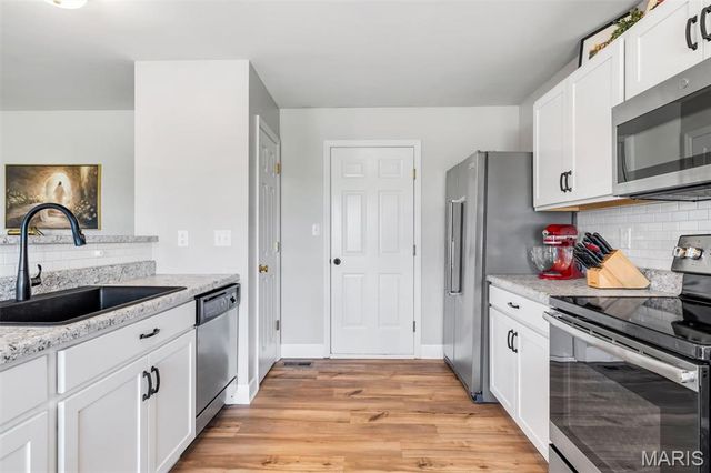 220 Charlestowne Place Drive, St Charles, MO 63301