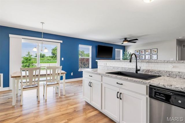220 Charlestowne Place Drive, St Charles, MO 63301