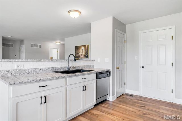 220 Charlestowne Place Drive, St Charles, MO 63301