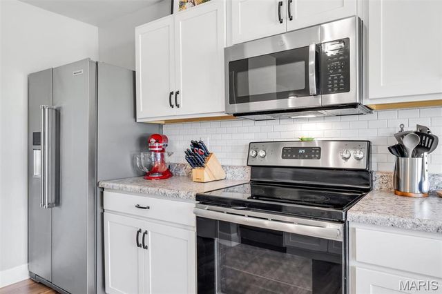 220 Charlestowne Place Drive, St Charles, MO 63301