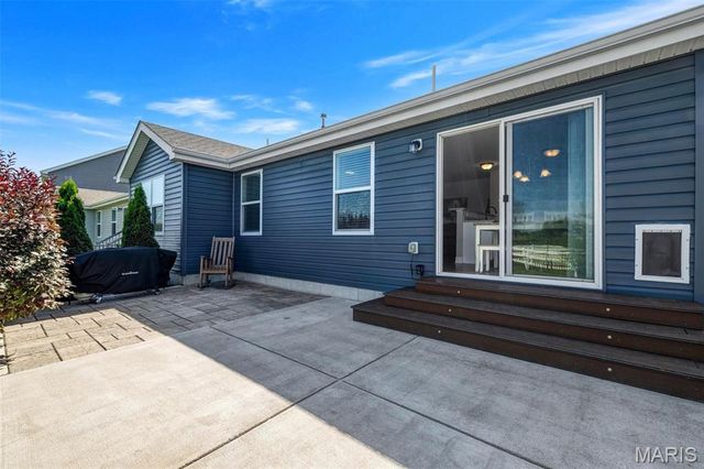 220 Charlestowne Place Drive, St Charles, MO 63301