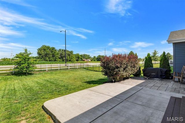 220 Charlestowne Place Drive, St Charles, MO 63301