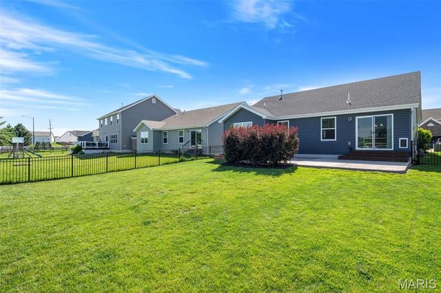 220 Charlestowne Place Drive, St Charles, MO 63301