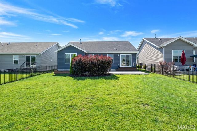 220 Charlestowne Place Drive, St Charles, MO 63301