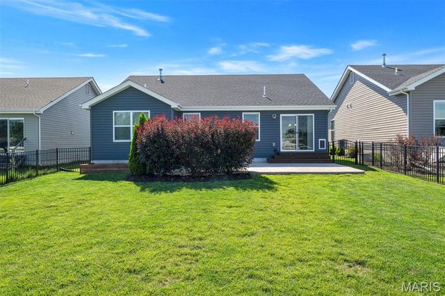 220 Charlestowne Place Drive, St Charles, MO 63301
