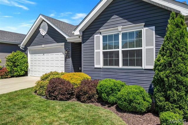 220 Charlestowne Place Drive, St Charles, MO 63301