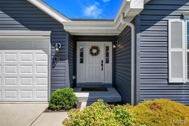 220 Charlestowne Place Drive, St Charles, MO 63301
