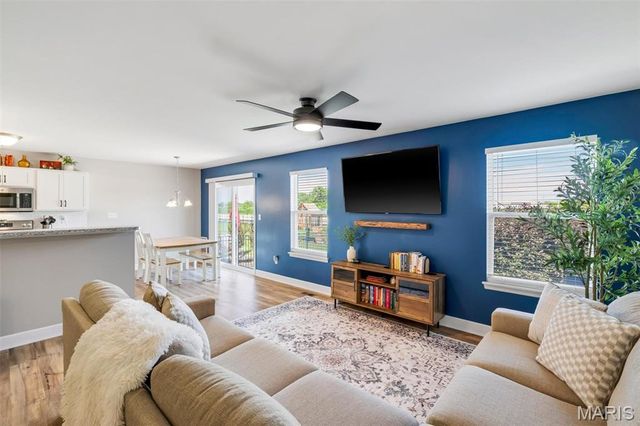 220 Charlestowne Place Drive, St Charles, MO 63301