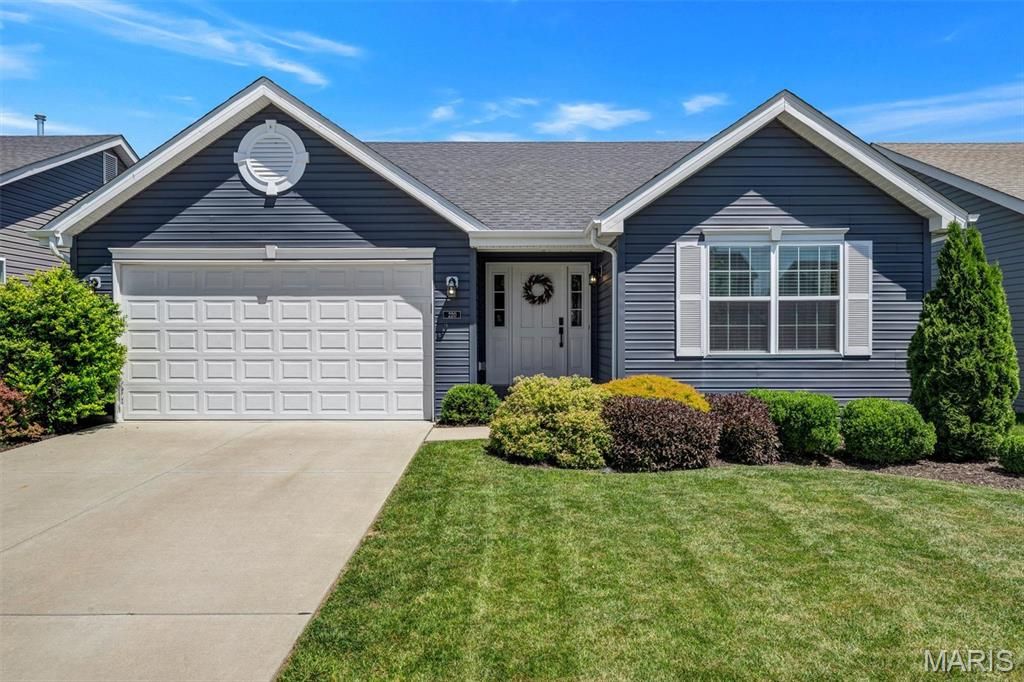 220 Charlestowne Place Drive, St Charles, MO 63301