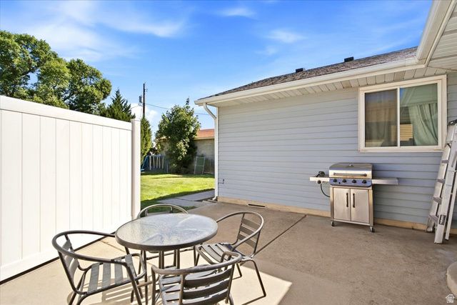 5220 S 2100 W, Roy, UT 84067