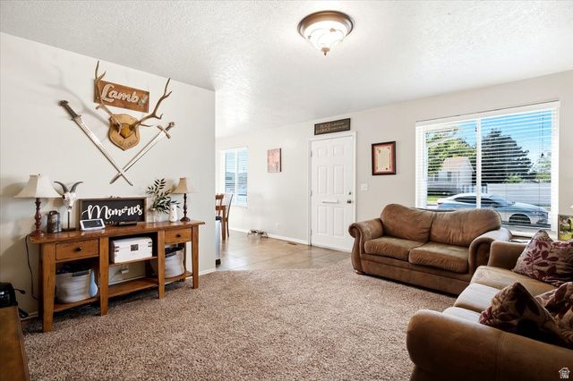 5220 S 2100 W, Roy, UT 84067