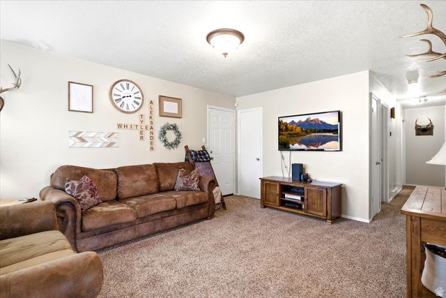5220 S 2100 W, Roy, UT 84067