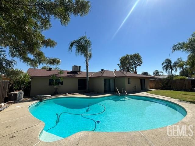 6008 Cardiff Avenue, Bakersfield, CA 93309