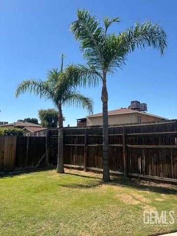 6008 Cardiff Avenue, Bakersfield, CA 93309