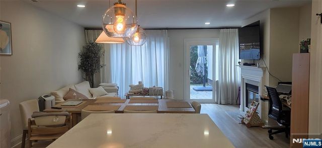 54 Meadowview Court, Leonia, NJ 07605