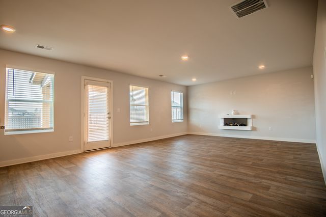 909 Teabiscuit Way, Mcdonough, GA 30253