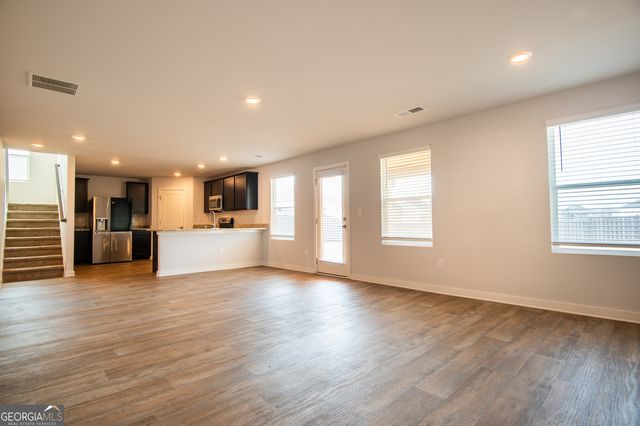 909 Teabiscuit Way, Mcdonough, GA 30253