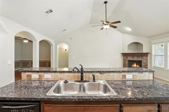 12809 E 69th Street North, Owasso, OK 74055