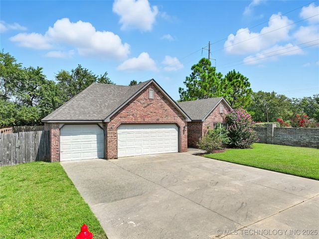 12809 E 69th Street North, Owasso, OK 74055