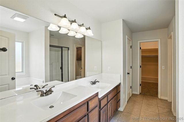 12809 E 69th Street North, Owasso, OK 74055