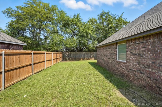 12809 E 69th Street North, Owasso, OK 74055
