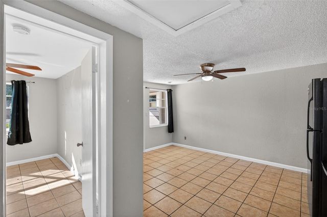 6401 31ST STREET N 4, St Petersburg, FL 33702