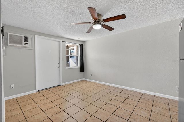 6401 31ST STREET N 4, St Petersburg, FL 33702