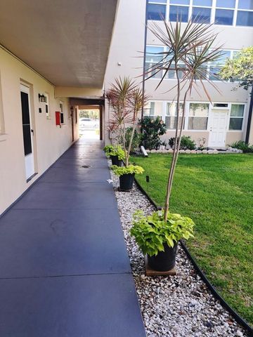 9940 47TH AVENUE N 320, St Petersburg, FL 33708