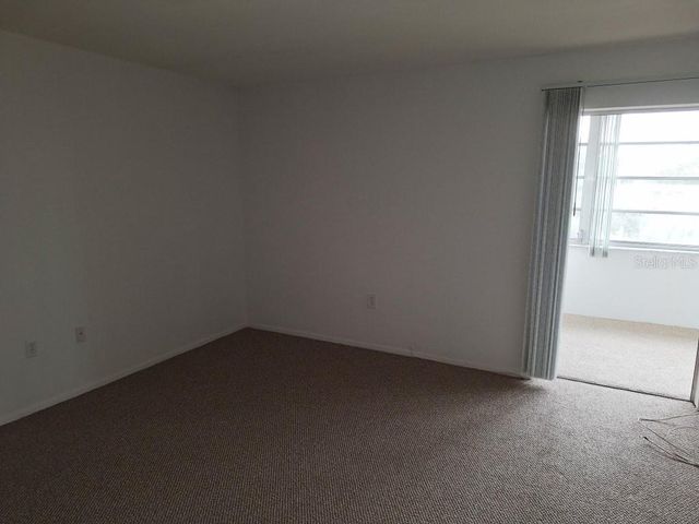 9940 47TH AVENUE N 320, St Petersburg, FL 33708