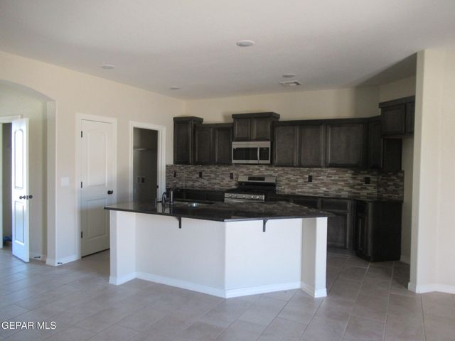 14761 JOHN MCNEELY Avenue, El Paso, TX 79938