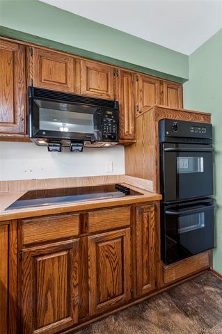 2075 Derby Road, Troy, MI 48084