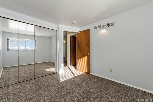 2075 Derby Road, Troy, MI 48084