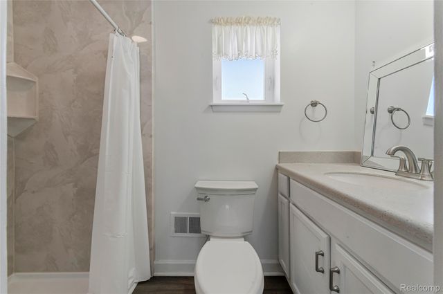 2075 Derby Road, Troy, MI 48084