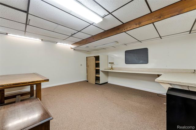 2075 Derby Road, Troy, MI 48084