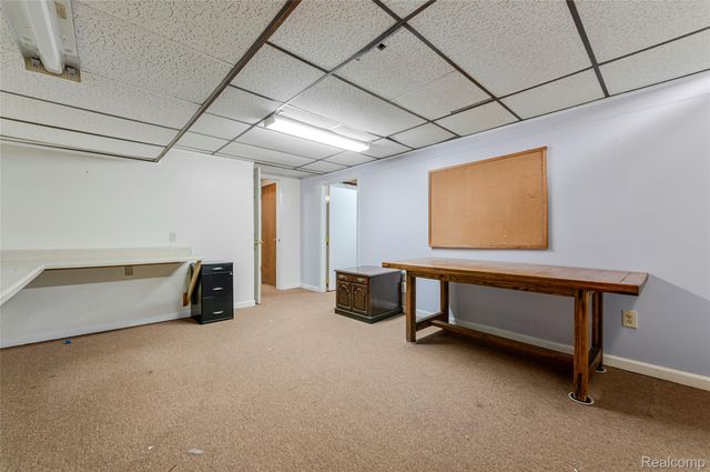 2075 Derby Road, Troy, MI 48084