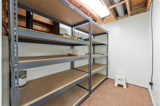 2075 Derby Road, Troy, MI 48084