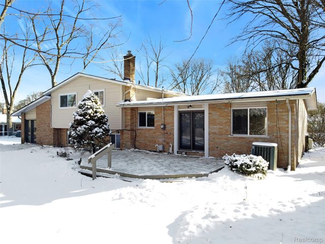 2075 Derby Road, Troy, MI 48084