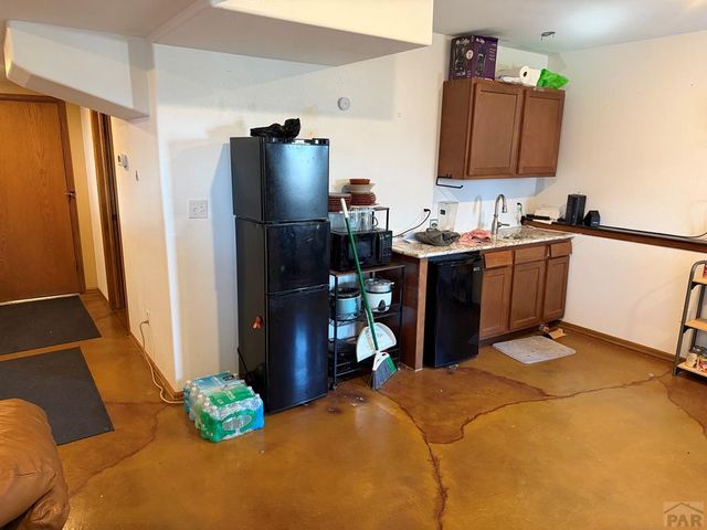 1888 W Chimazo Dr, Pueblo West, CO 81007