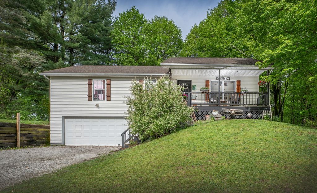 1601 Apple Valley Drive, Howard, OH 43028
