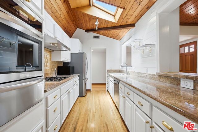 7424 W 81st Street, Los Angeles, CA 90045
